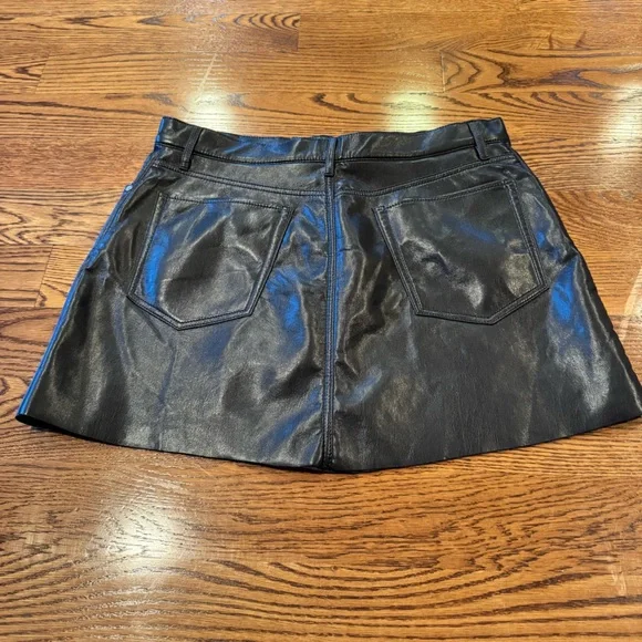 FRAME High 'n' Tight Recycled Black Leather Mini SkirtSize 32